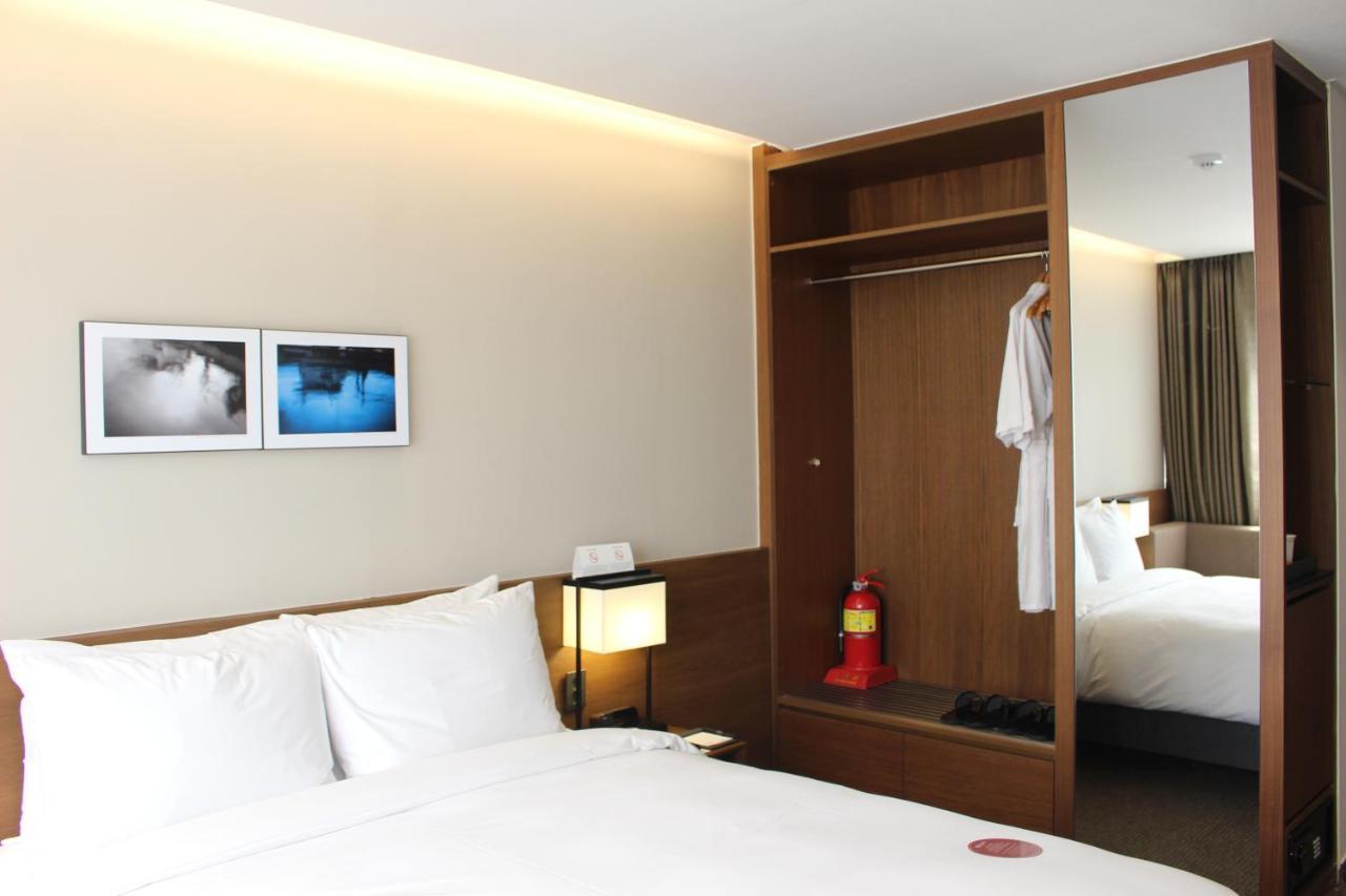 Ramada Encore By Wyndham Busan Haeundae מראה חיצוני תמונה